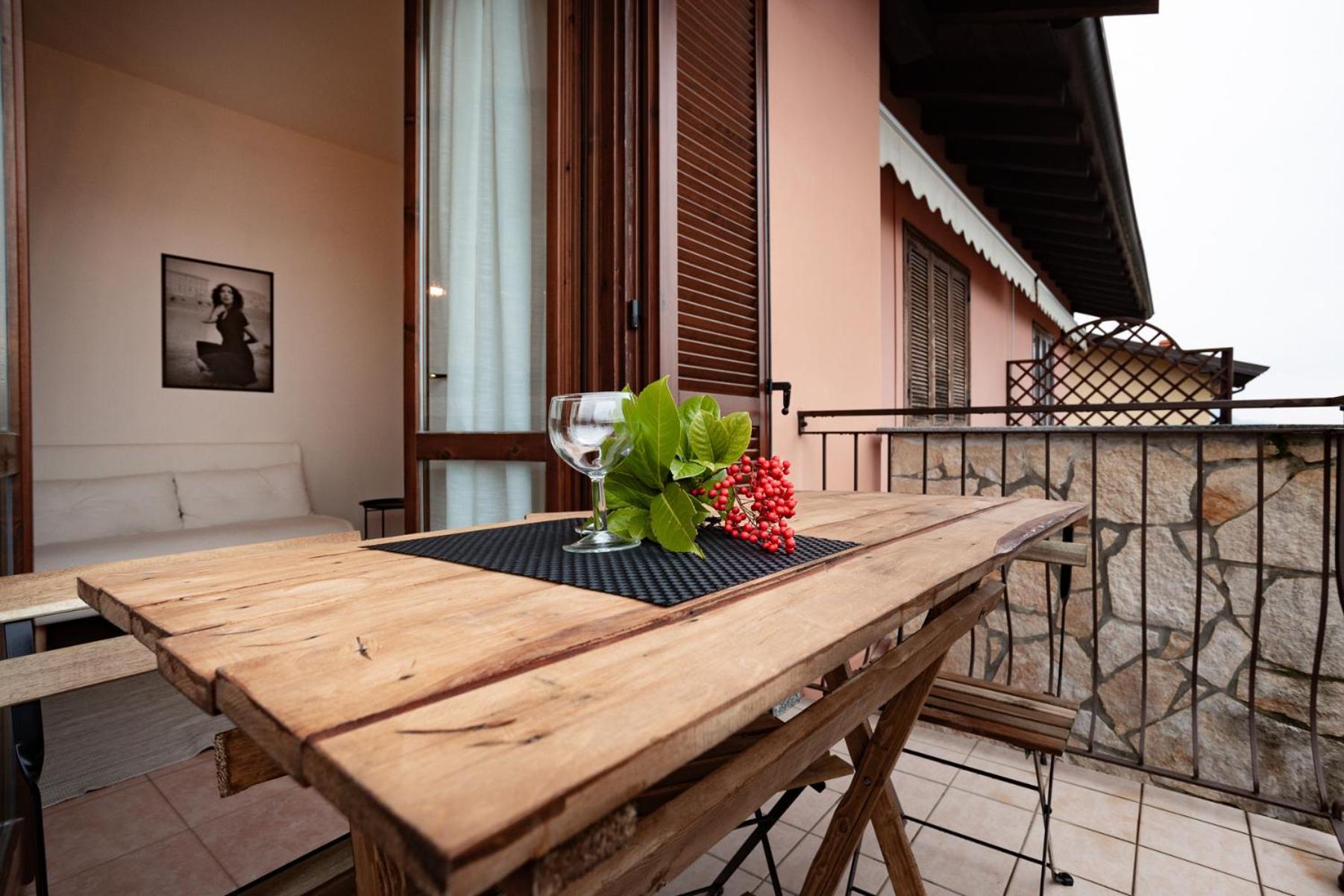 Casa Paris Daire Sale Marasino Dış mekan fotoğraf